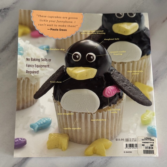 Hello, Cupcake! baking book - Picture 3 of 3